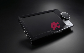 Illustration for article titled iRiver M10 and D5 Players Bring Glossy Black Back in Fashion